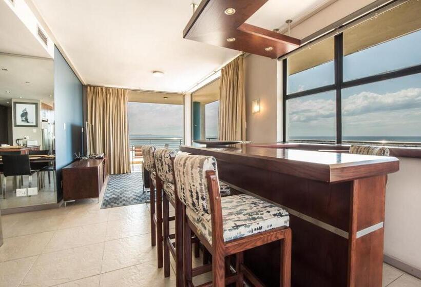 آپارتمان ممتاز سه‌خوابه رو به دریا, Point Waterfront Apartments