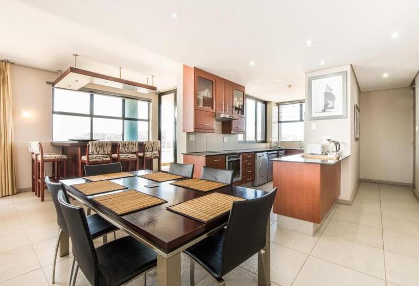 آپارتمان ممتاز سه‌خوابه رو به دریا, Point Waterfront Apartments