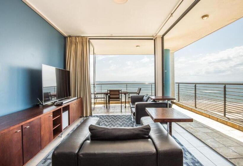 Superior 3-bedroom flat with sea view, Point Waterfront Apartments
