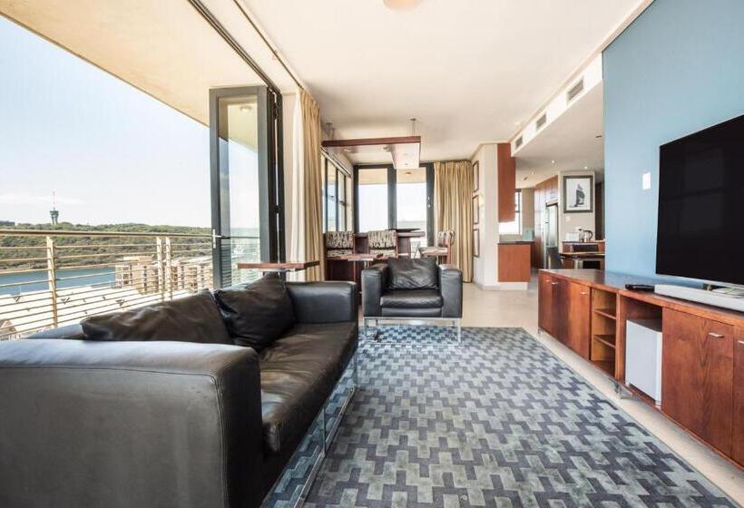 آپارتمان ممتاز سه‌خوابه رو به دریا, Point Waterfront Apartments