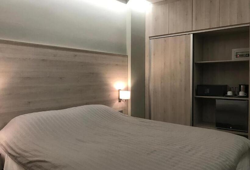 חדר סטנדרט יחיד, Plaza