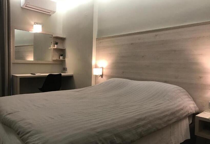 חדר סטנדרט יחיד, Plaza