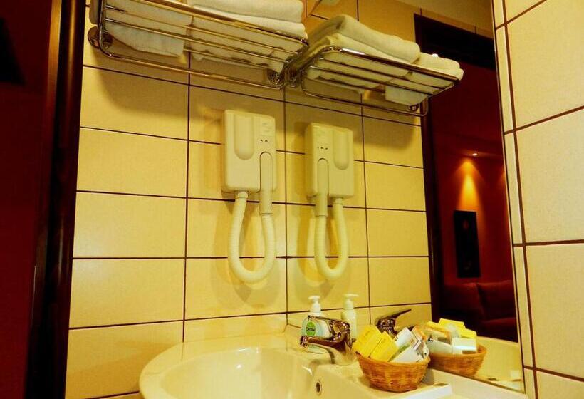 חדר סטנדרט, Plaza