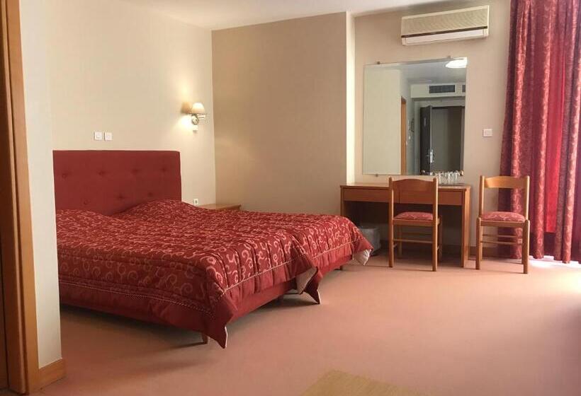 Трехместный Номер Deluxe, Plaza