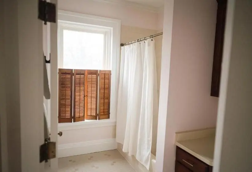 キングサイズベッドのデラックスルーム, Canandaigua Guesthouse