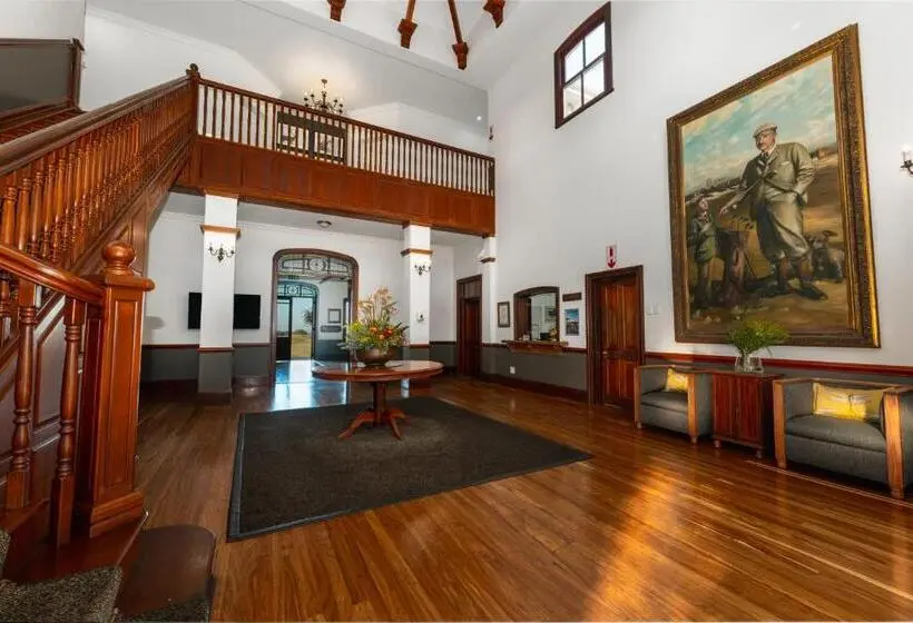 デラックススイート, Prince S Grant Golf Estate