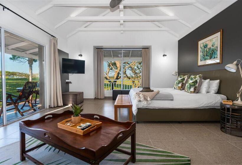 デラックススイート, Prince S Grant Golf Estate