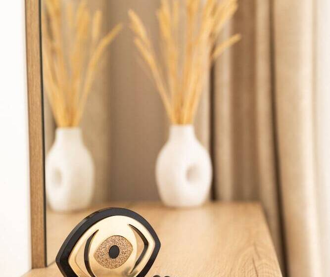 小型套房, Mystery Suites & Apartments