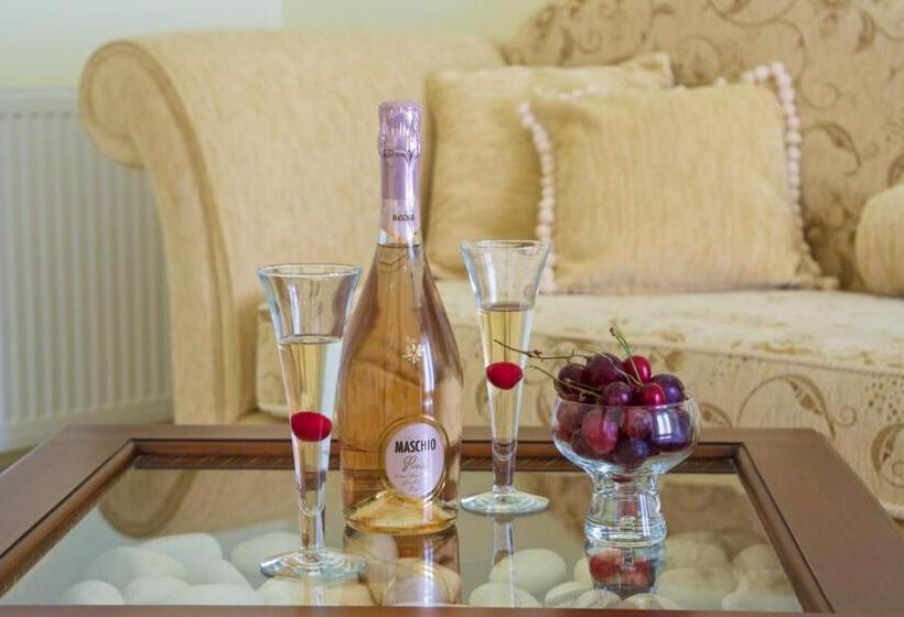 סוויטת סופריור נוף לים, Belle View Hotel   Sea View & Sunset