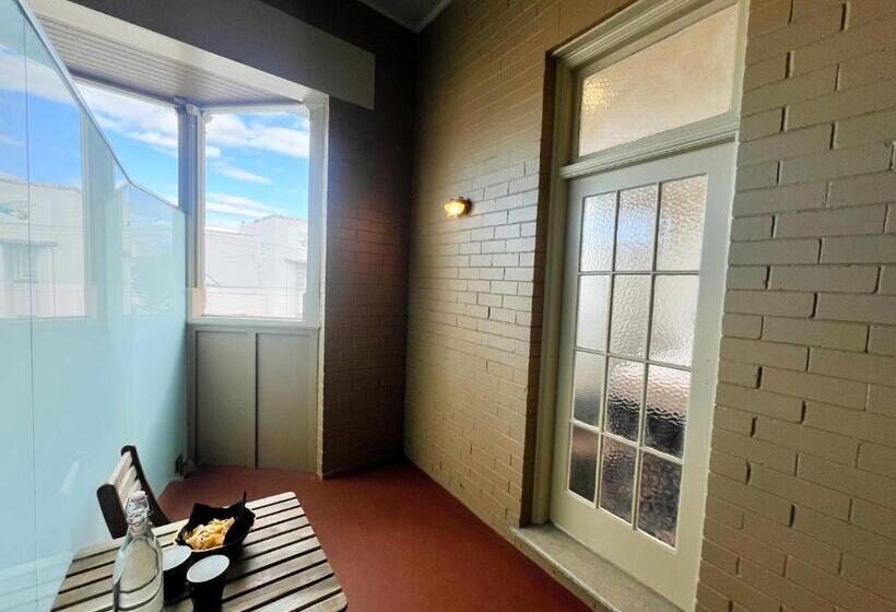 Номер Стандарт с Балконом, Tempe Hotel Sydney