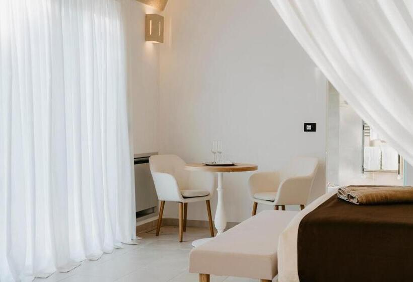 جناح مزود بحمام سباحة, Masseria Muntibianchi Agriresort Restaurant & Spa