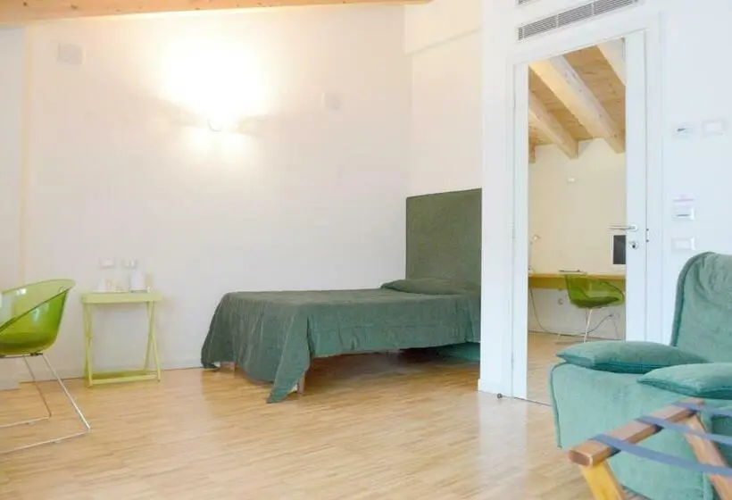 Standard Yhden Hengen Huone, Stile Libero
