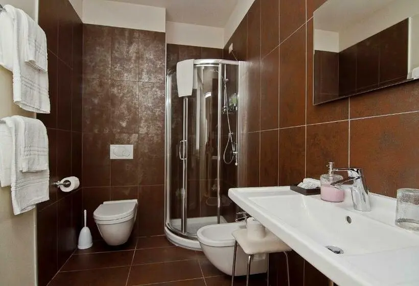 Standard Yhden Hengen Huone, Stile Libero