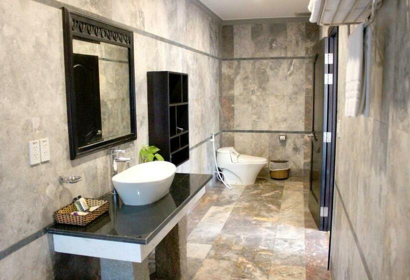 بانگلوی استاندارد, Champa Resort & Spa