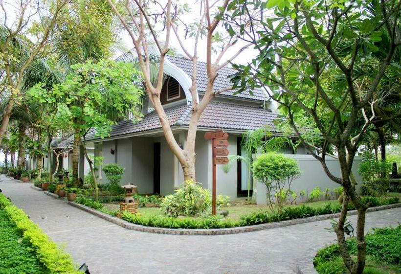 بانگلوی استاندارد, Champa Resort & Spa