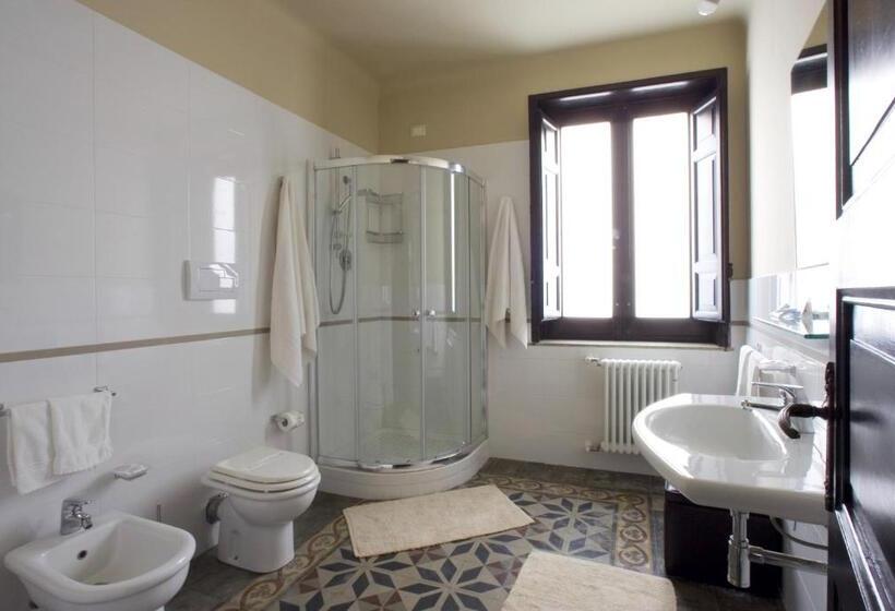 اتاق ساده سه‌ نفره, Alla Marina Bed And Breakfast