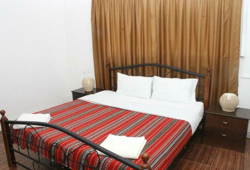 اتاق لوکس با چشم‌انداز شهر, Pasha Boutique