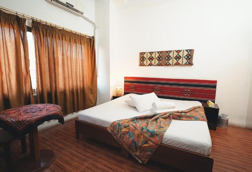 اتاق لوکس با چشم‌انداز شهر, Pasha Boutique