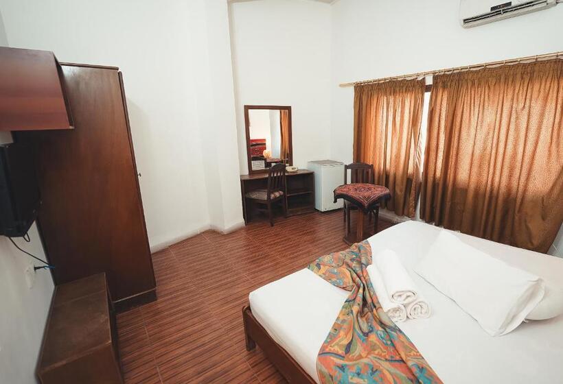 اتاق لوکس با چشم‌انداز شهر, Pasha Boutique