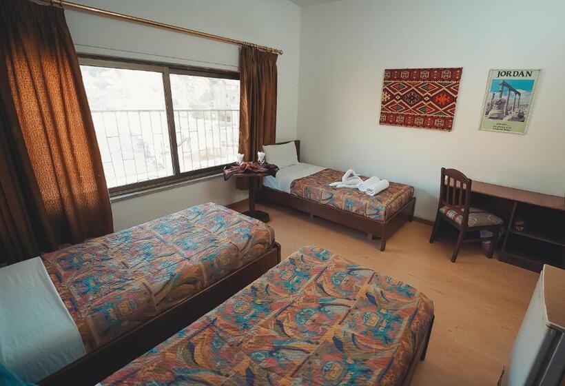 اتاق استاندارد سه نفره, Pasha Boutique
