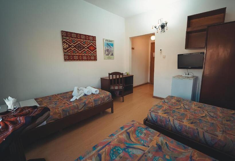 اتاق استاندارد سه نفره, Pasha Boutique