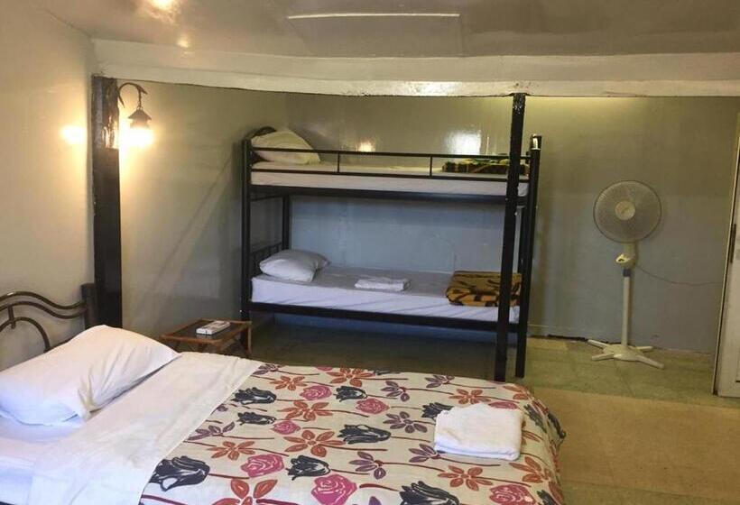Economy Quadruple Room, Cairwan