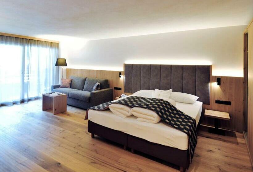 小型套房带阳台, Eller