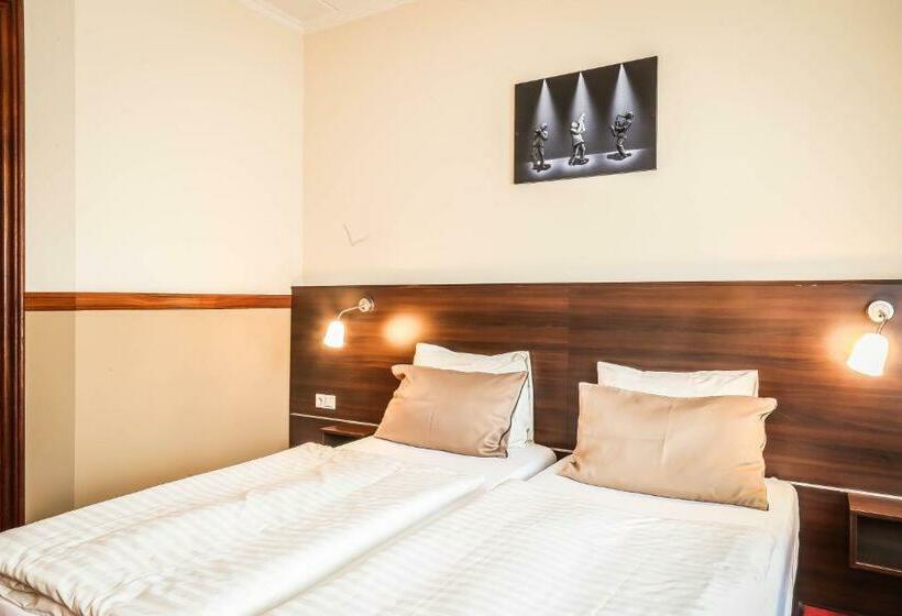 Номер Стандарт с Балконом, Frans Op Den Bult