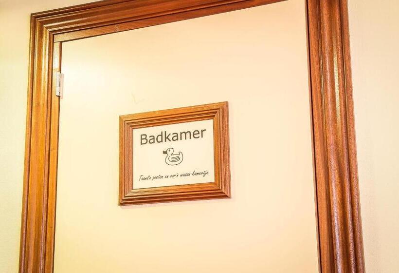 Трежместный Номер Economy, Frans Op Den Bult