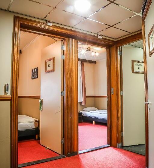 Quarto Familiar, Frans Op Den Bult