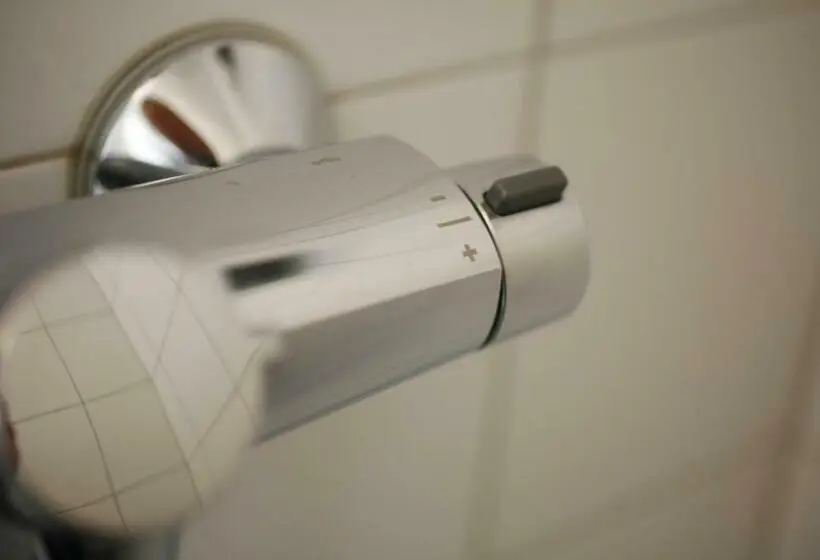 Perhehuone, Førde Sommarhotell