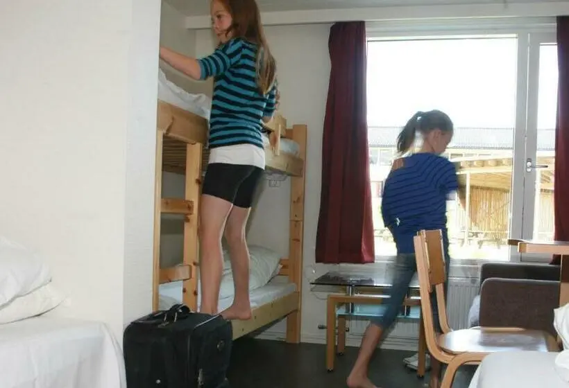 Perhehuone, Førde Sommarhotell