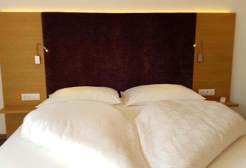 标准间带阳台, Garni Herz