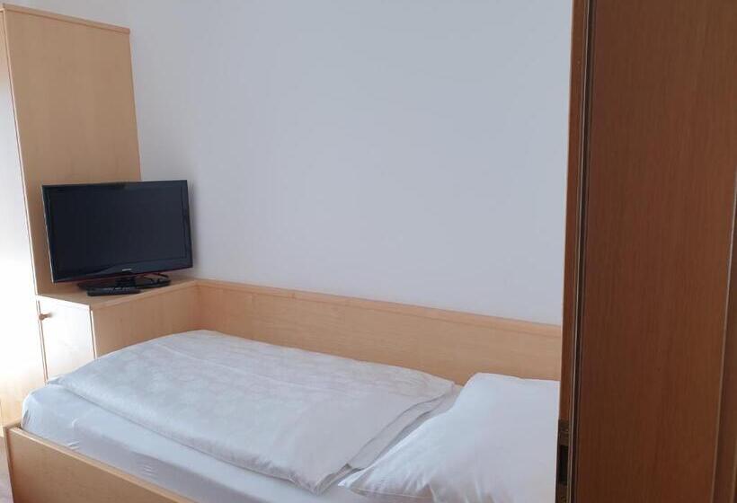 带阳台的三人标准间, Garni Herz