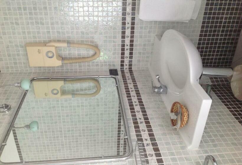 スタンダードトリプルルーム, Giovanna