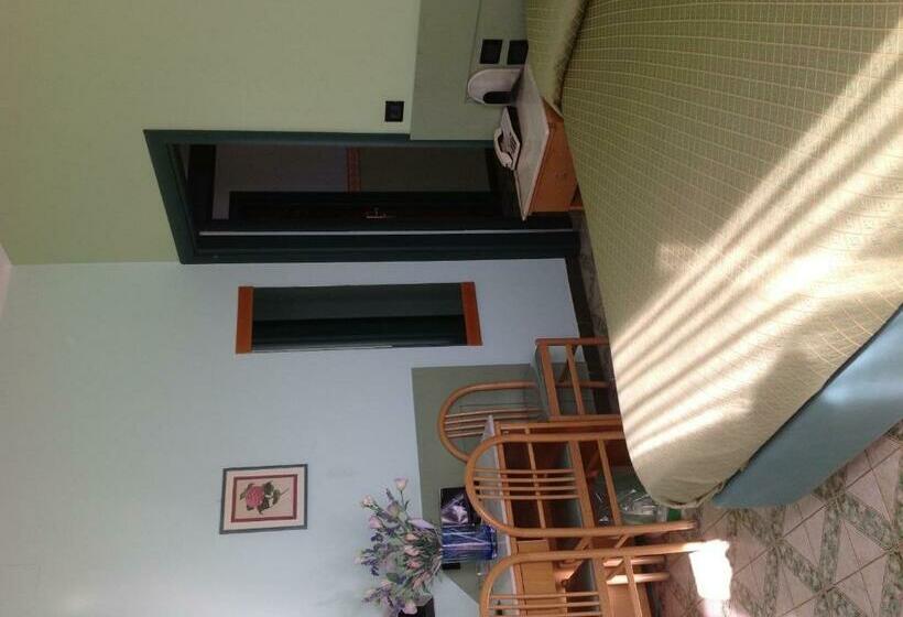 スタンダードルーム, Giovanna