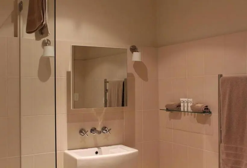 Standard-studio, Inn Scone