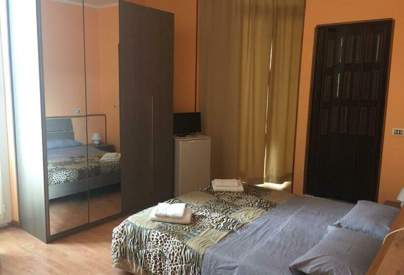 带阳台的三人标准间, Locanda Beatrice