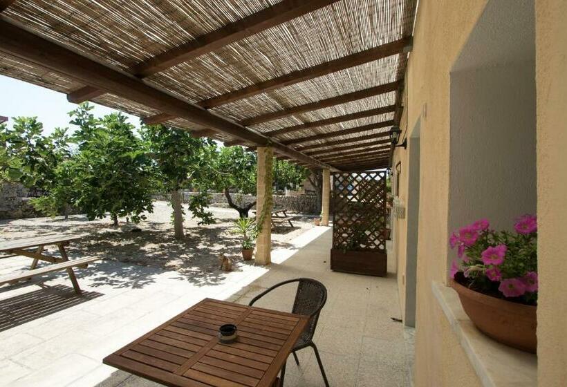 スタンダードルーム, Bio Agriturismo Masseria La Palombara