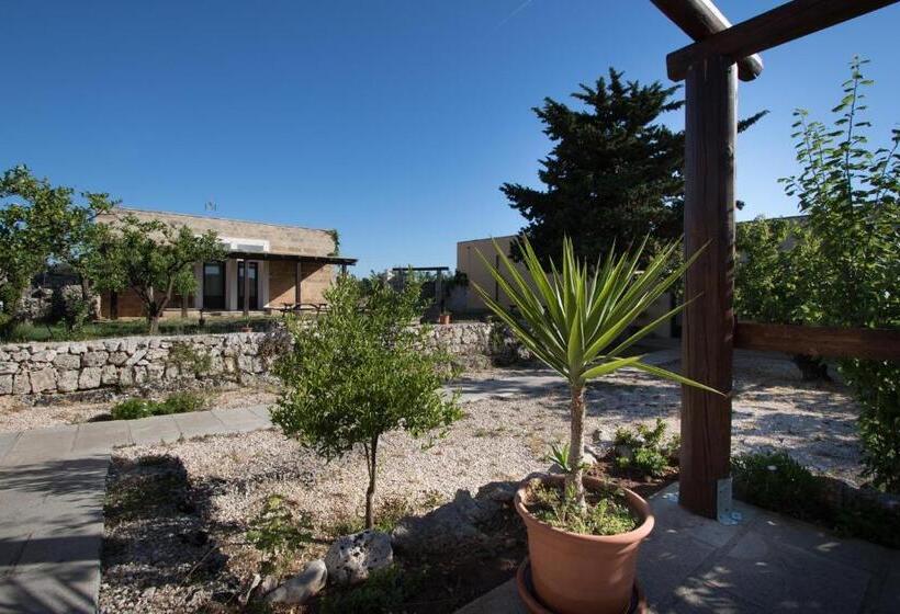 スーペリアトリプルルーム, Bio Agriturismo Masseria La Palombara