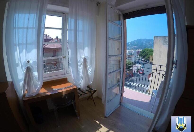 חדר סטנדרט לשלושה, Mimosa