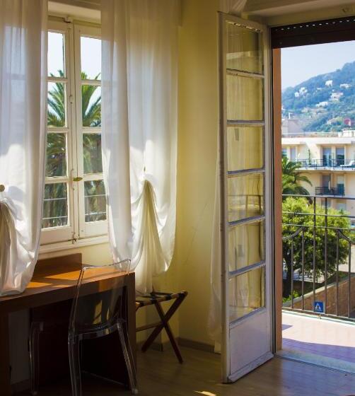 חדר סטנדרט לארבעה, Mimosa