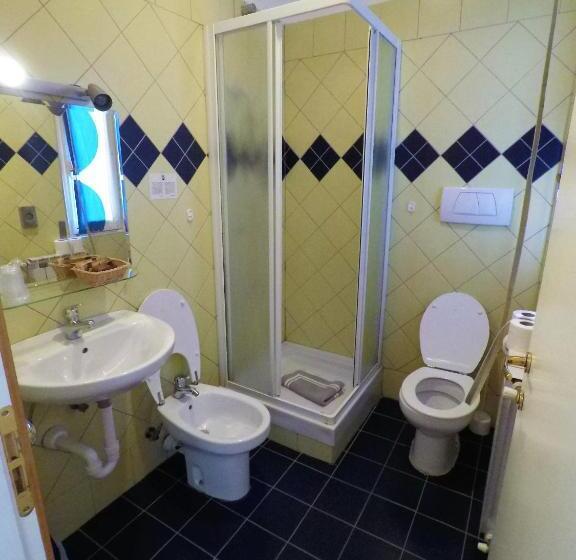 חדר סטנדרט לארבעה, Mimosa