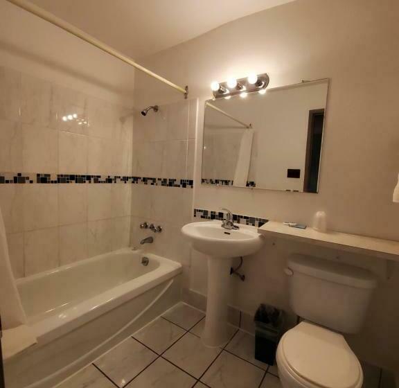 スタンダードルーム, Red Roof Motor Inn