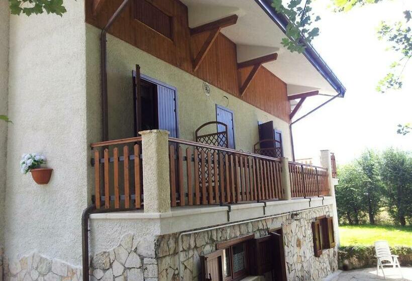 חדר בסיסי לשלושה, Rifugio Del Pettirosso