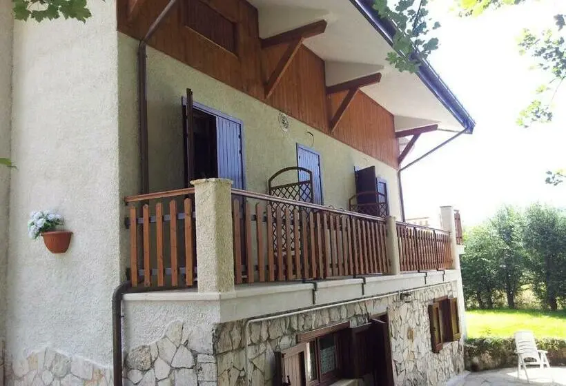اتاق ساده سه‌ نفره, Rifugio Del Pettirosso