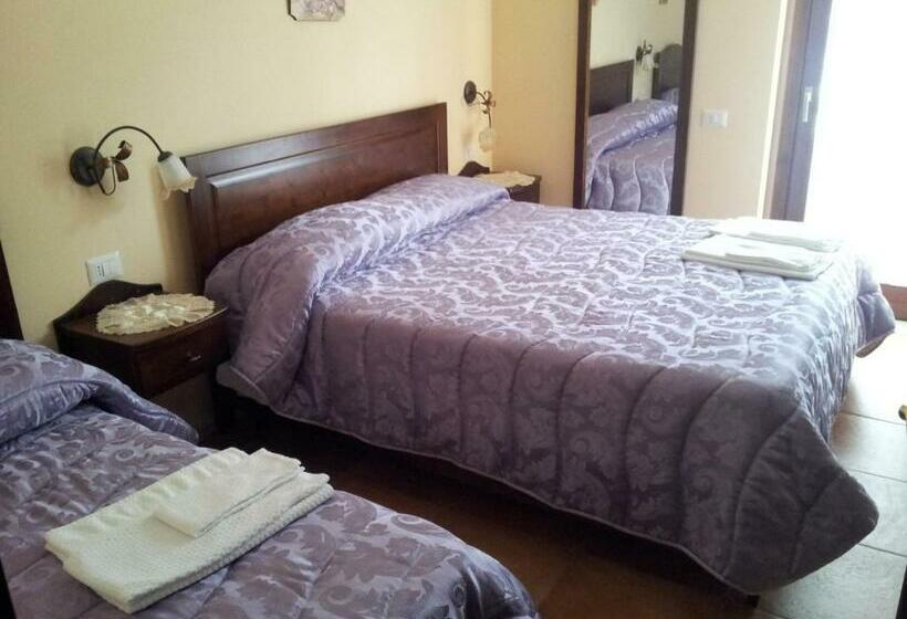 חדר בסיסי לשלושה, Rifugio Del Pettirosso