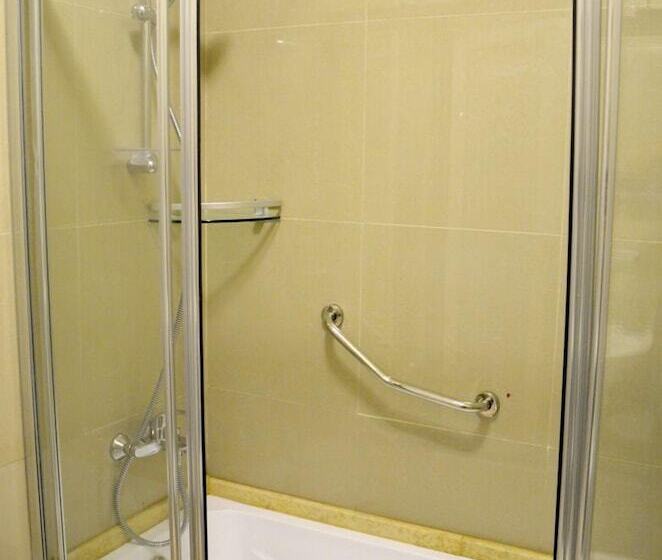 اتاق لوکس, Saint John