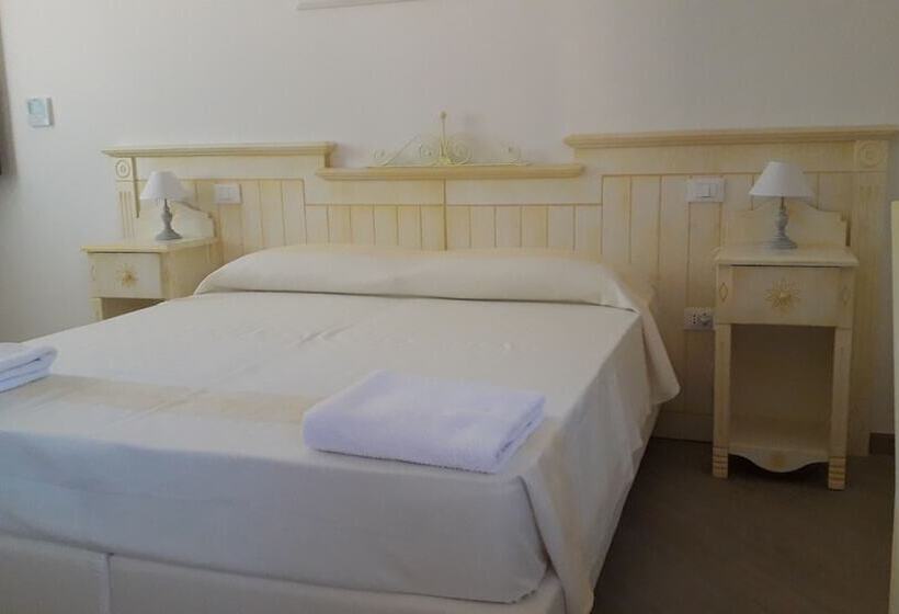 חדר משפחתי, Sosventos Village