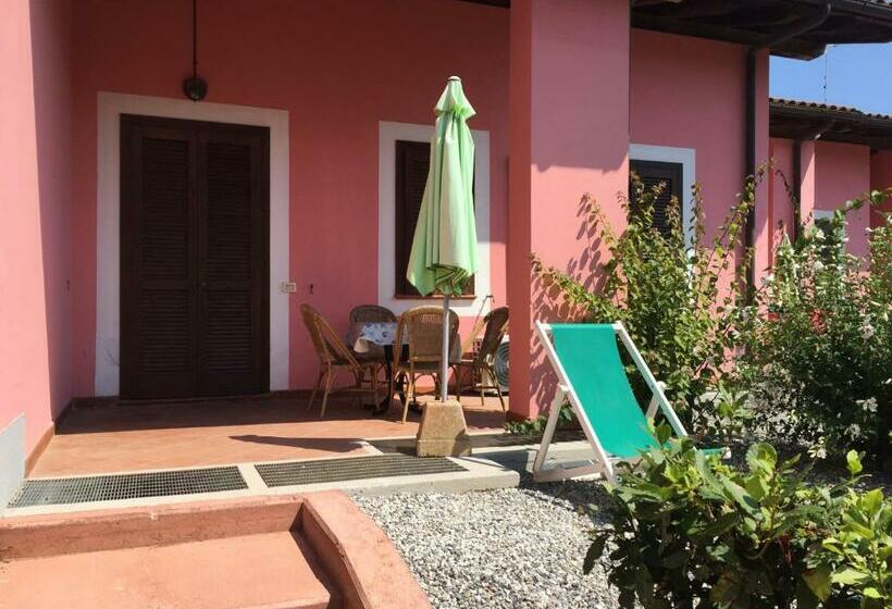 شقة غرفة واحدة, Villa Rosa